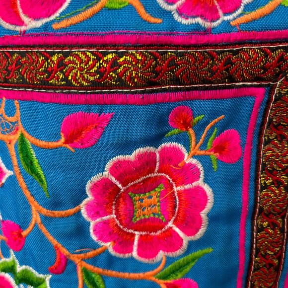 Handbag - Picture 3 of 10